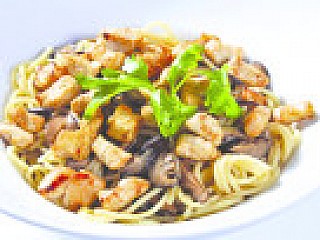 สปาเก็ตตี้ไก่ และเห็ด/Chicken & Mushrooms