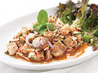 ลาบปลากระพง/แซลมอน/Spicy Salad with Roasted Ground Rice