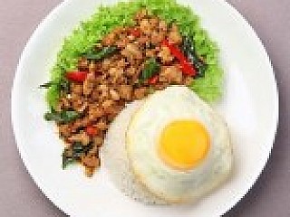Stir-Fried Basil Leaf Minced Chicken Rice