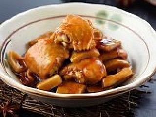 Braised Chicken Wings with Dried Bamboo Shoots