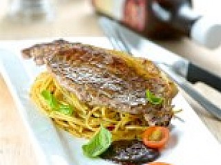 Ribeye Steak w/ Aglio Olio & Black Pepper Sauce
