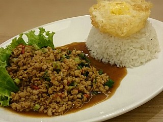 Minced Chicken with Basil