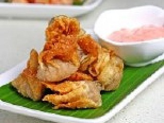 Deep Fried Won Ton In Sweet & Sour Sauce (6 pieces)