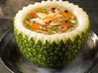 Whole Shark's Fin Melon With Crab And mushroom (2-4 pax)