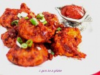 Pan Fried Vegetable Momos Sweet Garlic Plate - 5 Pcs