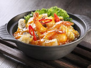 Hot and Spicy Seafood Hotpot Rice 辣子酸柑海鲜配丝苗饭