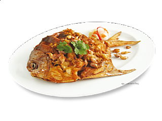 ปลาจาระเม็ดเป็นทอดกระเทียมพริกไทย
