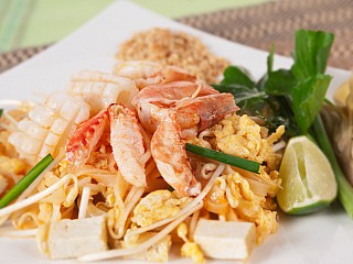 ผัดไทยทะเล/Pad-Thai Seafood