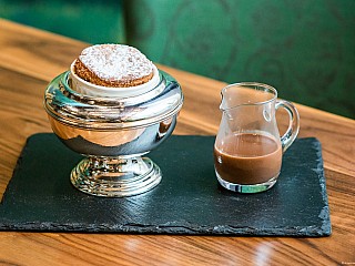 Soufflé di Nocciola in Salsa Gianduia