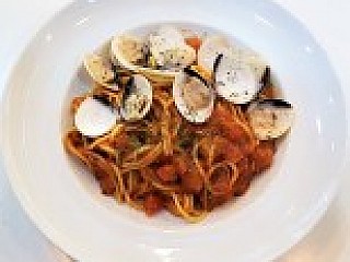 Tangy Tomato with Fresh Clams