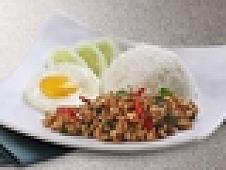Stir-fried Basil Leaf Minced Chicken Rice with Egg