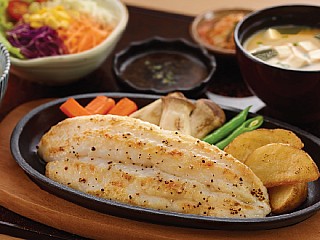 Grilled Pangasius Dory with Salt パンがツアスドリー塩焼き