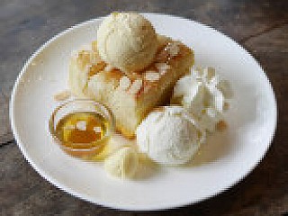 ขนมปังโทสต์อบน้ำผึ้ง/Original Honey Toast