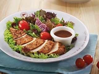 Mesclun Salad with Cajun Chicken