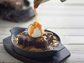 Sizzling Brownie with Ice-cream
