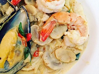 Salted egg seafood pasta  Tweet