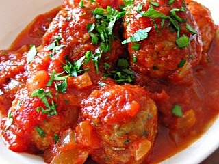 Beef n pork meatballs with tomatoes sauce