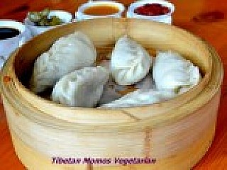 Steamed Vegetable Momos Plate - 5 Pcs