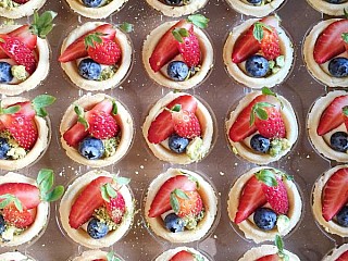 MINI FRUIT TARTLETS