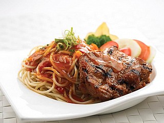 Chicken Chop Spaghetti with Tomato Sauce 鸡扒意粉