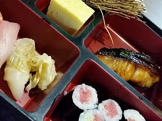 Sushi Bento  すし弁当