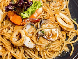 Seafood Aglio Olio Spaghetti