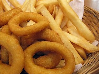 Steakhouset Fries& Onion Rings