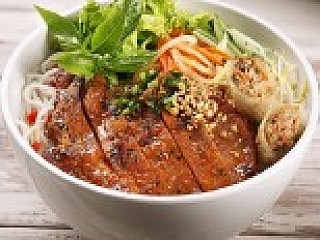 Dry Rice Vermicelli with Roasted Pork Chop and Spring Roll