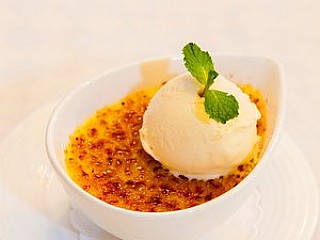 Coconut Crème Brulee with Ice cream