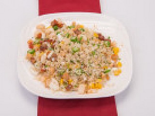 ข้าวผัดเศรษฐี (กังป๋วยผัดกับกุ้ง หมูแดง เนื้อเป็ดย่างสับ)/Hong Bao Style Millionaire Fried Rice