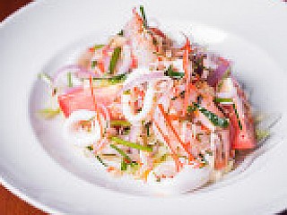 ยำรวมมิตรทะเล/Spicy Seafood Salad