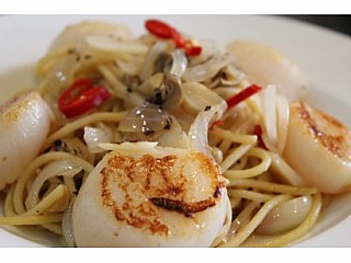 Aglio Olio pasta with Hokkaido Scallop  Tweet