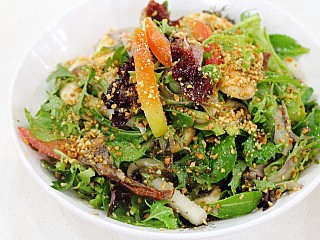 Organic Leafy Salad with Sliced Duck