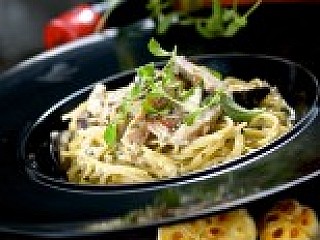 Chicken, Mushroom w/ Pesto Cream Spaghetti