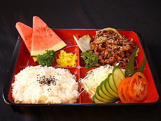 Beef Teriyaki Set (日式牛肉饭盒）