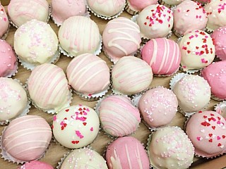 CAKE TRUFFLES