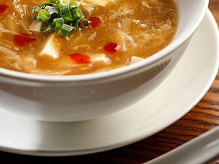 Szechwan hot and sour soup with seafood 　