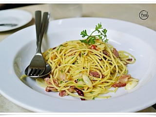 Pasta AOP with bacon and Dried Chili