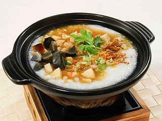 Porridge with Chicken, Prawn & Century Egg 家乡粥