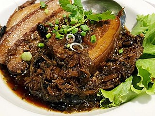 เคา หยก/Stewed Pork Belly With "Mui Choy"