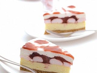 สตรอเบอรี่ มาร์ชเมลโล่ว ชีส/Strawberry Marshmallow cheese