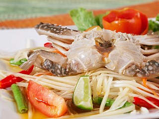 ส้มตำปูม้า/Som-Tum –Poo ma, Hot & spicy papaya salad with marinade crab (without shrimp&peanut)