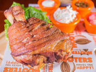 ขาหมูทอด/Crispy Pork Knuckle