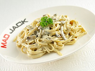 Vegetarian Linguine in Cream Sauce