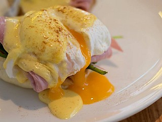 EGGS BENEDICT