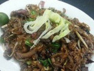 Fried dry beef Kway Teow