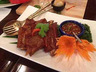 ซี่โครงหมูอบน้ำผึ้ง