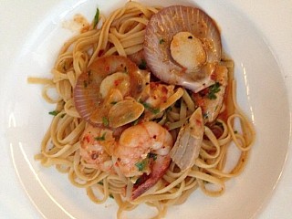 Seafood Arrabiata Linguine