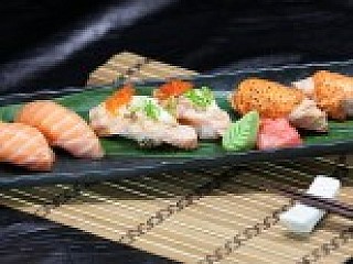 Sake Sushi Set