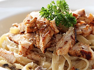 CHICKEN ALFREDO